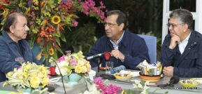 Daniel y Rosario se reúnen con Adán Chávez y Elias Jaua