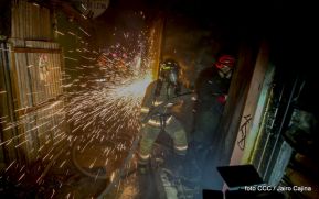 Voraz incendio en el Mercado Oriental