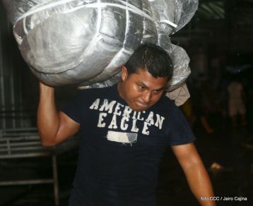 Voraz incendio en el Mercado Oriental