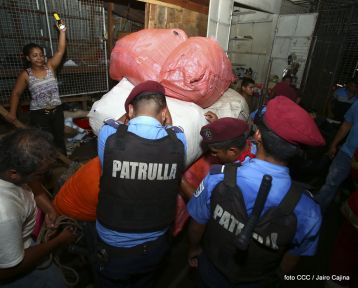 Voraz incendio en el Mercado Oriental