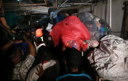 Voraz incendio en el Mercado Oriental