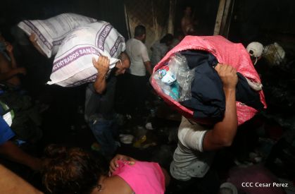 Voraz incendio en el Mercado Oriental