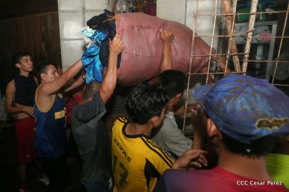 Voraz incendio en el Mercado Oriental