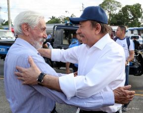 Miles claman por la Paz y la No Violencia