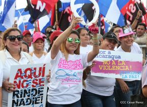 Miles claman por la Paz y la No Violencia