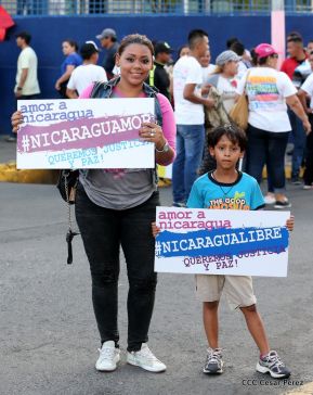 Miles claman por la Paz y la No Violencia