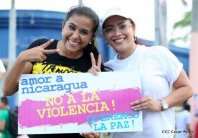 Miles claman por la Paz y la No Violencia