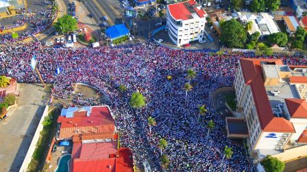 Miles claman por la Paz y la No Violencia