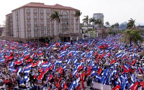 Miles claman por la Paz y la No Violencia