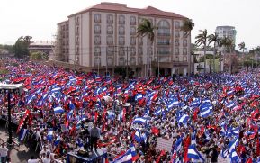 Miles claman por la Paz y la No Violencia