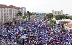 Miles claman por la Paz y la No Violencia