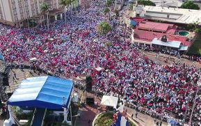 Miles claman por la Paz y la No Violencia