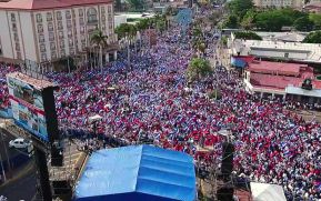 Miles claman por la Paz y la No Violencia