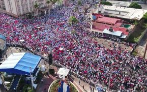 Miles claman por la Paz y la No Violencia