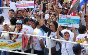 Miles claman por la Paz y la No Violencia