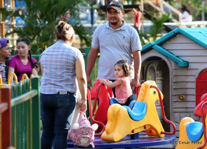 Familias celebran en paz y amor el primero de Mayo en espacios de recreación construidos por el Gobierno