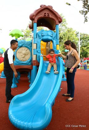 Familias celebran en paz y amor el primero de Mayo en espacios de recreación construidos por el Gobierno