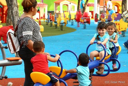 Familias celebran en paz y amor el primero de Mayo en espacios de recreación construidos por el Gobierno