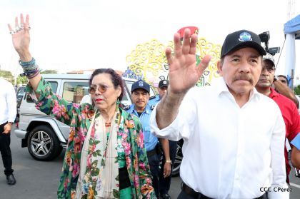 Daniel y Rosario se funden en abrazo solidario con las Madres en Oración y Cantata por la Paz