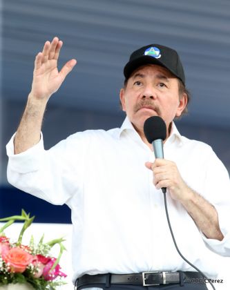 Daniel y Rosario se funden en abrazo solidario con las Madres en Oración y Cantata por la Paz