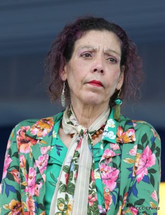 Daniel y Rosario se funden en abrazo solidario con las Madres en Oración y Cantata por la Paz