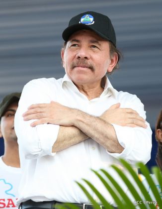 Daniel y Rosario se funden en abrazo solidario con las Madres en Oración y Cantata por la Paz