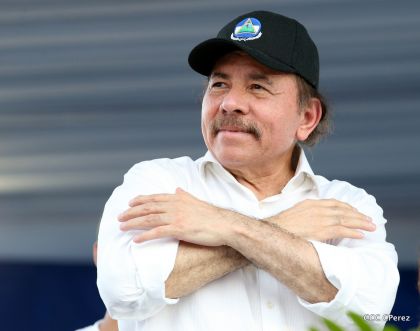 Daniel y Rosario se funden en abrazo solidario con las Madres en Oración y Cantata por la Paz