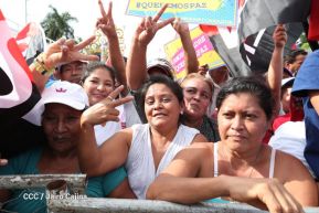 Daniel y Rosario se funden en abrazo solidario con las Madres en Oración y Cantata por la Paz