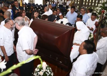 El Cardenal Miguel Obando, una luz en los caminos de Diálogo, Perdón, Reencuentro y Paz