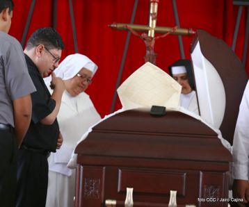 El Cardenal Miguel Obando, una luz en los caminos de Diálogo, Perdón, Reencuentro y Paz