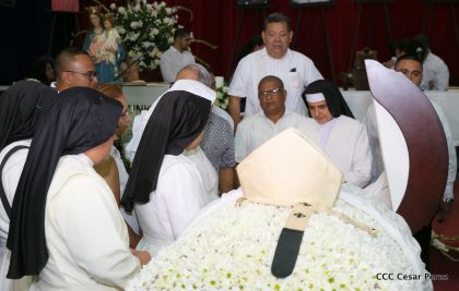 El Cardenal Miguel Obando, una luz en los caminos de Diálogo, Perdón, Reencuentro y Paz