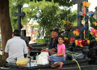 Nicaragua visita cementerios en Día de los Fieles Difuntos