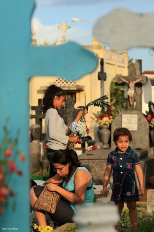 Nicaragua visita cementerios en Día de los Fieles Difuntos