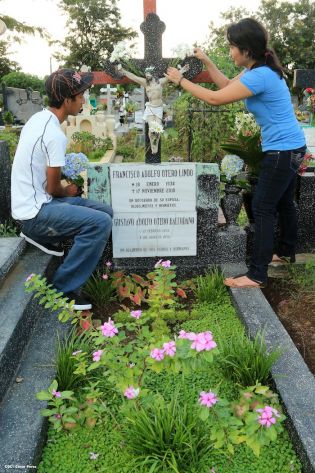 Nicaragua visita cementerios en Día de los Fieles Difuntos