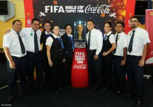 Trofeo de la Copa Mundial de la FIFA visita por primera vez Nicaragua