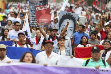 Estudiantes comprometidos por la Paz y la Justicia para las víctimas del terrorismo golpista