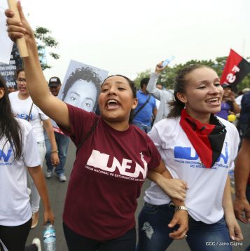 Estudiantes comprometidos por la Paz y la Justicia para las víctimas del terrorismo golpista