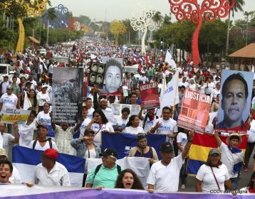 Estudiantes comprometidos por la Paz y la Justicia para las víctimas del terrorismo golpista