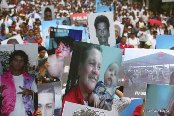 Estudiantes comprometidos por la Paz y la Justicia para las víctimas del terrorismo golpista