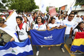 Estudiantes comprometidos por la Paz y la Justicia para las víctimas del terrorismo golpista
