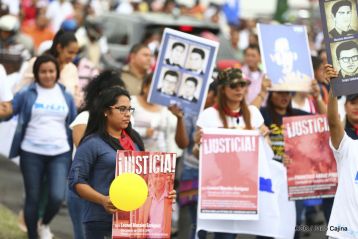 Estudiantes comprometidos por la Paz y la Justicia para las víctimas del terrorismo golpista
