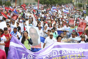 Estudiantes comprometidos por la Paz y la Justicia para las víctimas del terrorismo golpista