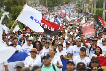 Estudiantes comprometidos por la Paz y la Justicia para las víctimas del terrorismo golpista