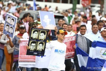 Estudiantes comprometidos por la Paz y la Justicia para las víctimas del terrorismo golpista