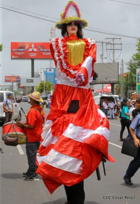 Managua de fiesta: Carnaval en la Bolívar y despedida de Minguito