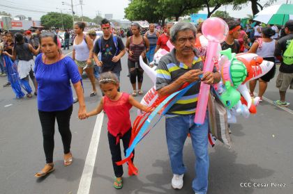 Managua de fiesta: Carnaval en la Bolívar y despedida de Minguito