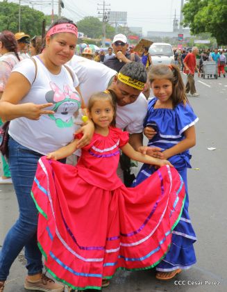 Managua de fiesta: Carnaval en la Bolívar y despedida de Minguito
