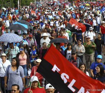 Nicaragüenses reclaman paz y justicia en las calles 