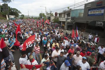 Nicaragüenses reclaman paz y justicia en las calles 