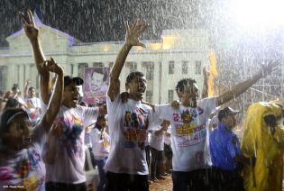 Daniel y Rosario rinden homenaje al Comandante Carlos Fonseca en el 37 Aniversario de su Tránsito a la Inmortalidad
